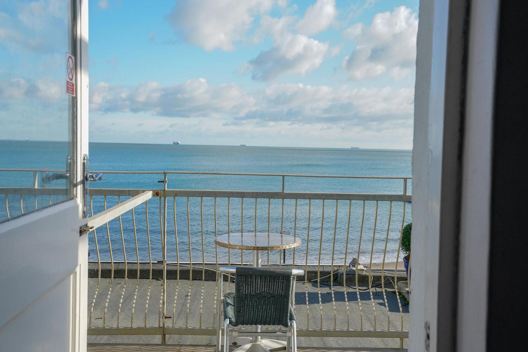 OYO Shanklin Beach Hotel Exterior foto